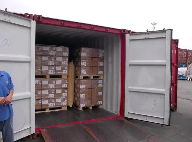What is the difference between the interior of the shipping box and the trailer?
