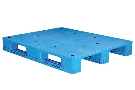 Plastic pallet and wooden pallet which one will be better?